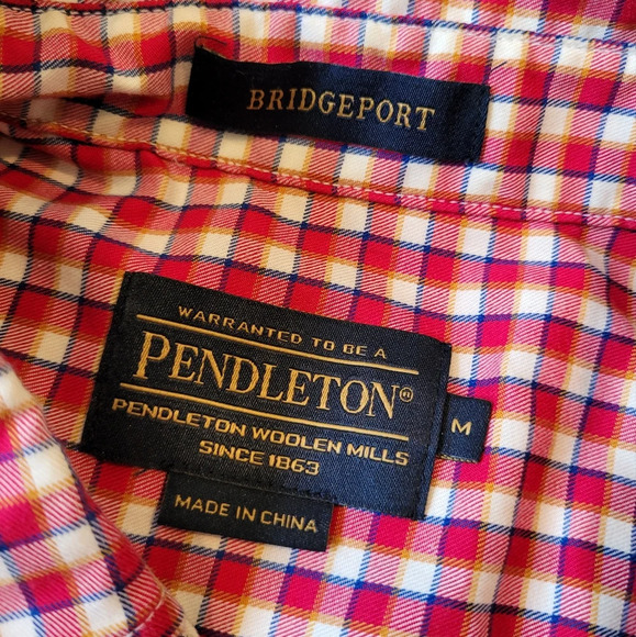 Pendleton Men's •Size Medium• Bridgeport Button Down - Picture 3 of 6